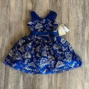 Disney Princess Dress Cinderella 
Girls 5/6
Brand new with out tags, no flaws